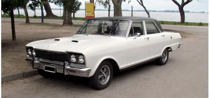 Weißer Oldtimer – beispielhaftes Ankaufsfahrzeug in Sulz am Neckar